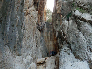 Isbert's dam