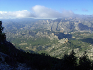 Cloud arriving on Aitana