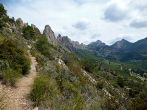 Approaching the Portell de Lopez