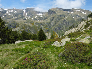 Descending to the Manegor valley