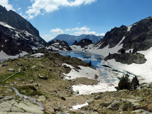 Ice flows on Estany dels Barbs