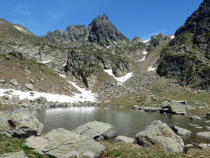 Tarn below Cresta de Jucla