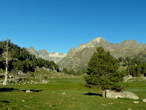 Looking E across the Val de Benas