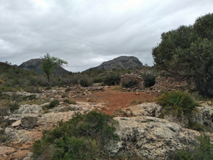 Ruin at 2.5km, Ferrer (L) and Talai (R)