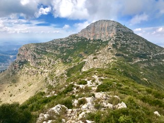 Cim del Penyalba from the approach ridge