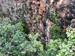 Looking into Hoyo Sima LAldaia