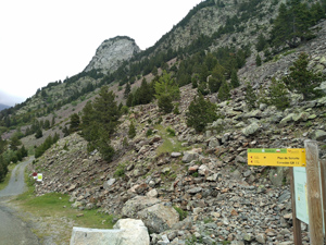 Path leaving from Banos to Hospital de Benasque