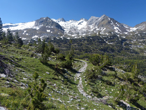 Aneto ridge line