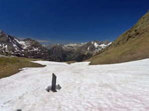 Marked col just below Portillon de Benas