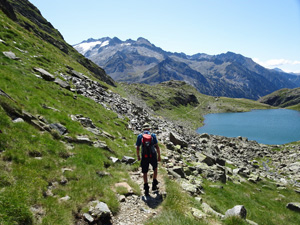 Descent to the lake Gorgutes