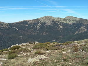 Looking SE during ascent of Aguila
