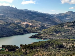 Embalse de Guadalest and Aitana in distance