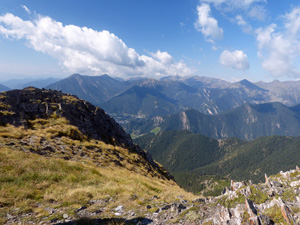 View SW from part way up the ridge