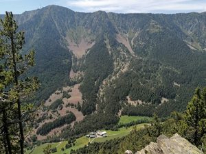 Loking from the ridge down into the valley and Pic de Caroi