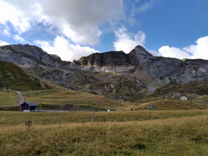 Walking up the Candanchu valley