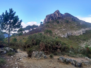 The summit ridge to Montduver from the col