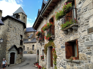 Lanuza village