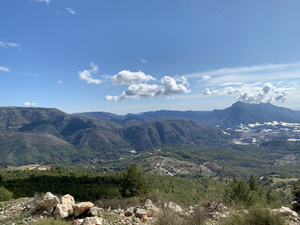 Ascent view on PR-CV9 track looking back towards Bernia and Ferr